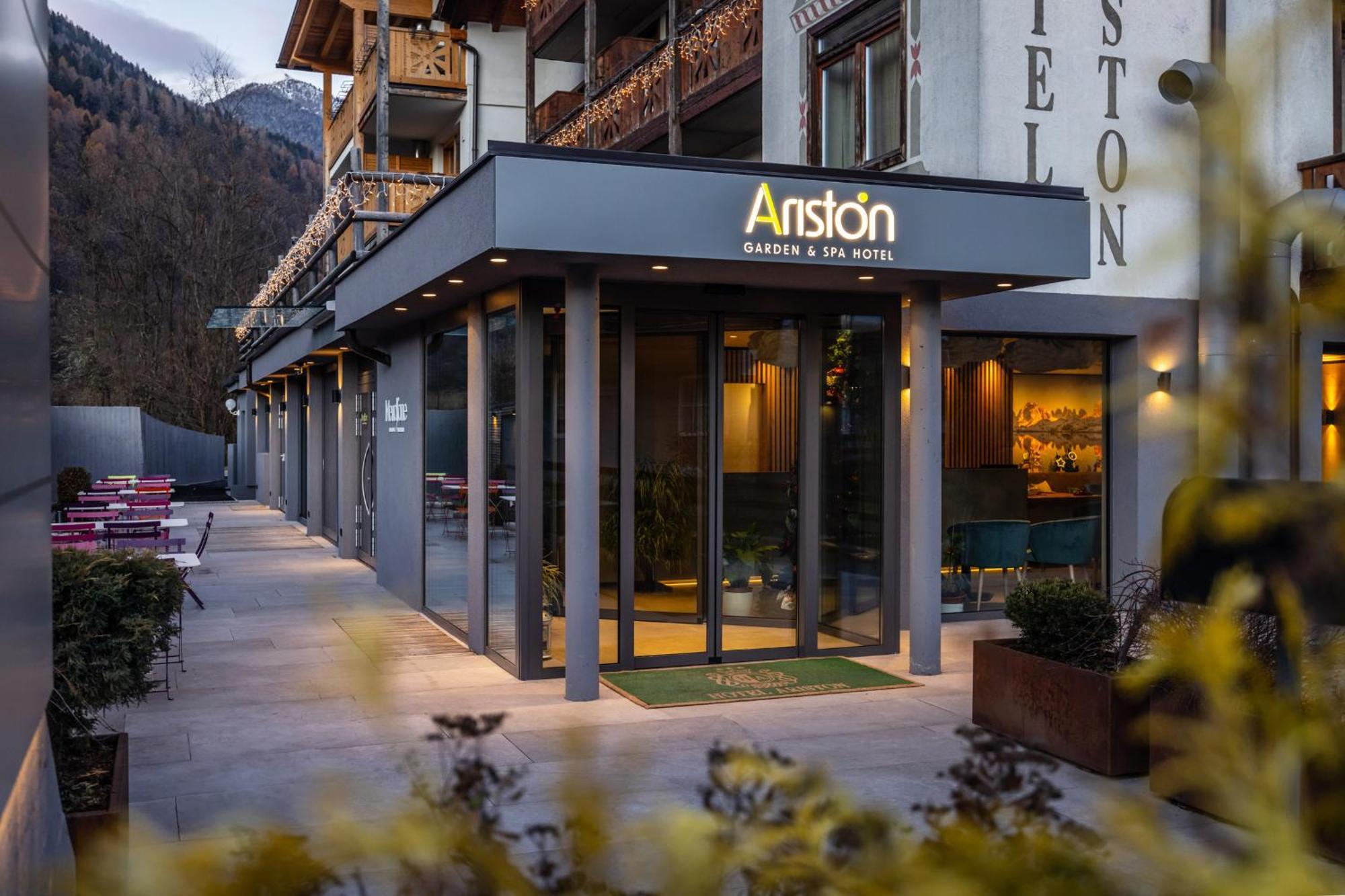 Hotel Ariston Monclassico Esterno foto