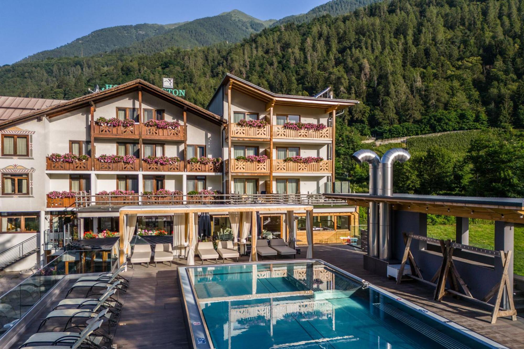 Hotel Ariston Monclassico Esterno foto