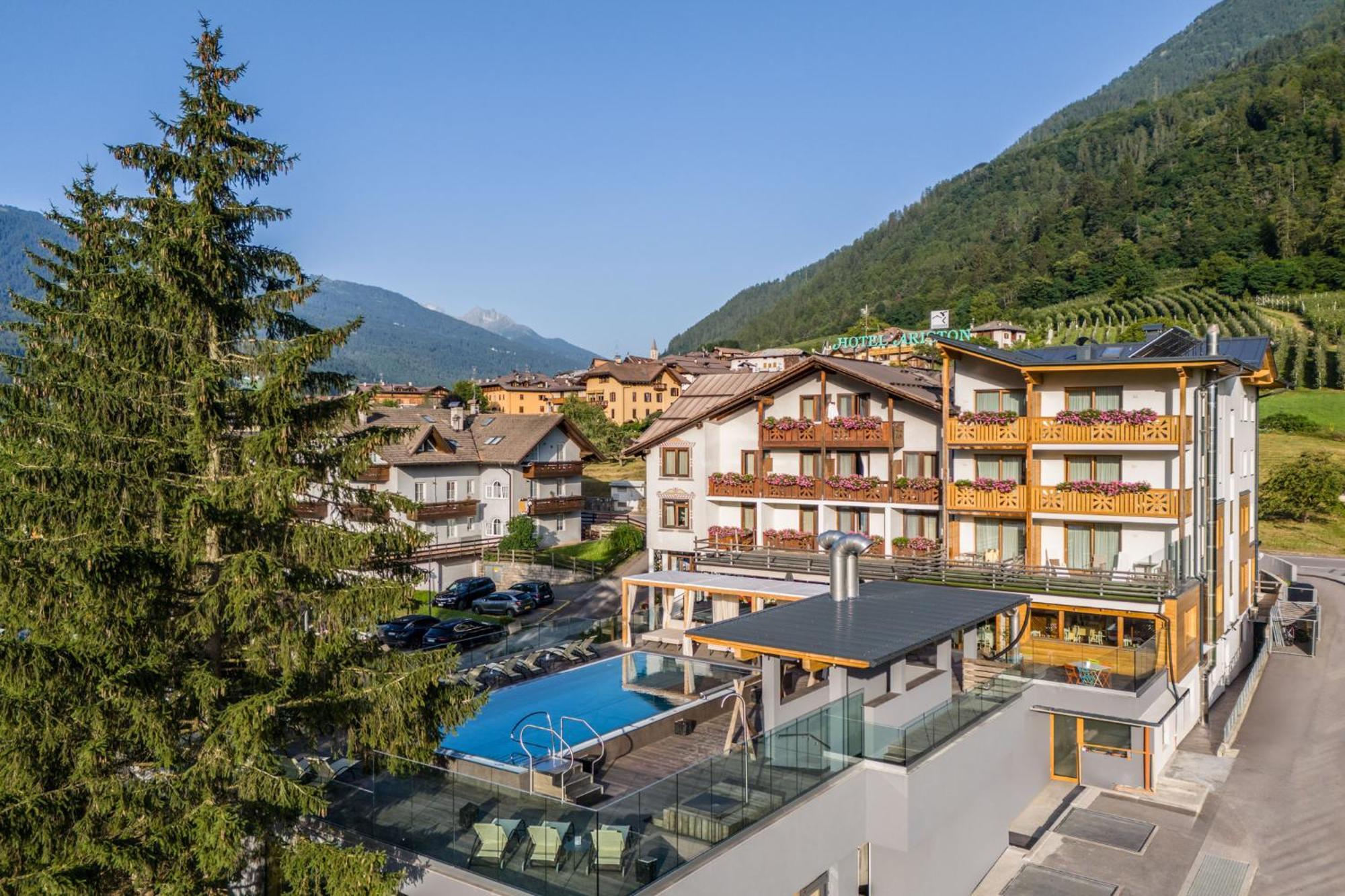 Hotel Ariston Monclassico Esterno foto
